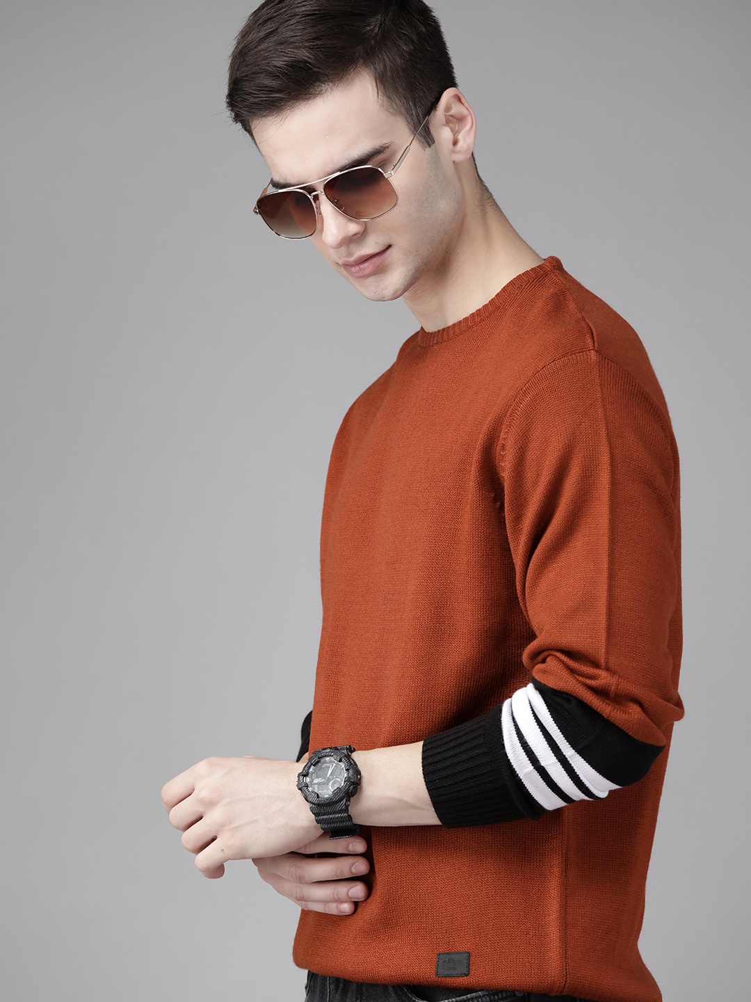 

Roadster Men Rust Brown Solid Pullover Sweater