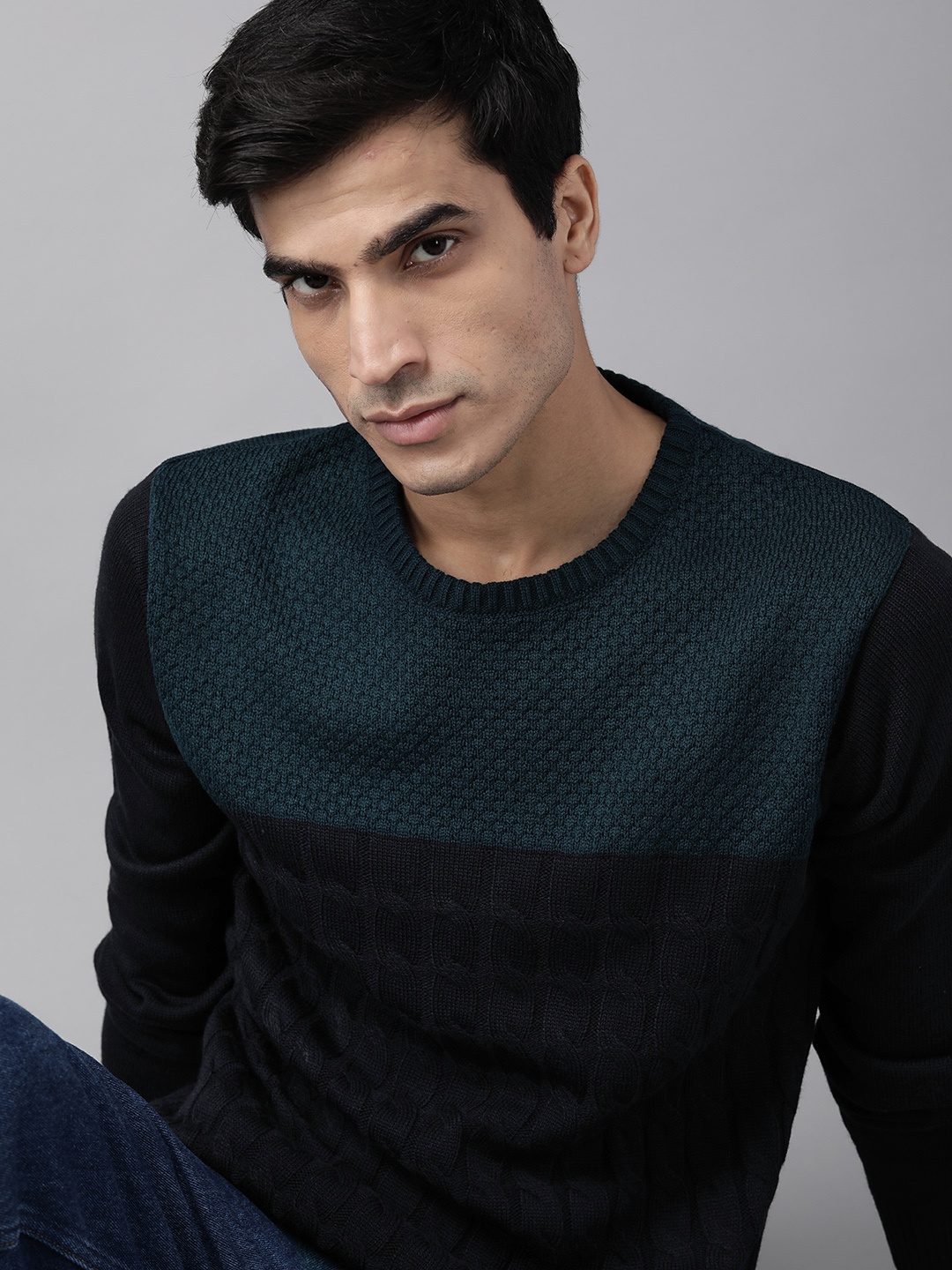 

Roadster Men Black & Teal Blue Acrylic Colourblocked Pullover