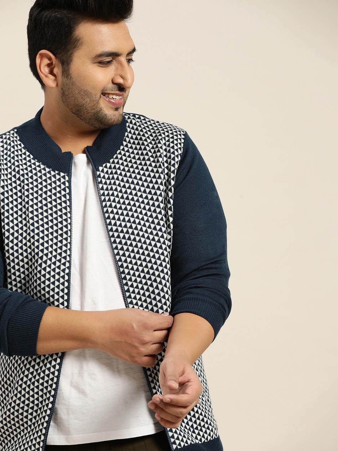 

Sztori Men Plus Size Navy Blue & White Self-Design Geometric Cardigan