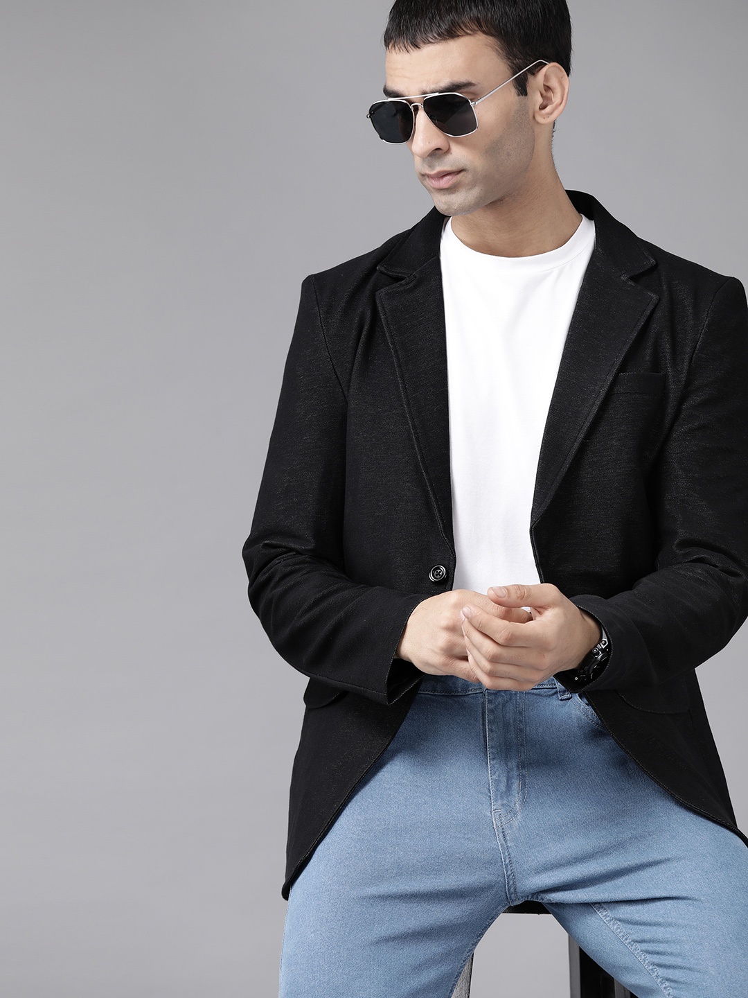 

Roadster Men Black Regular Fit Single-Breasted Casual Blazer