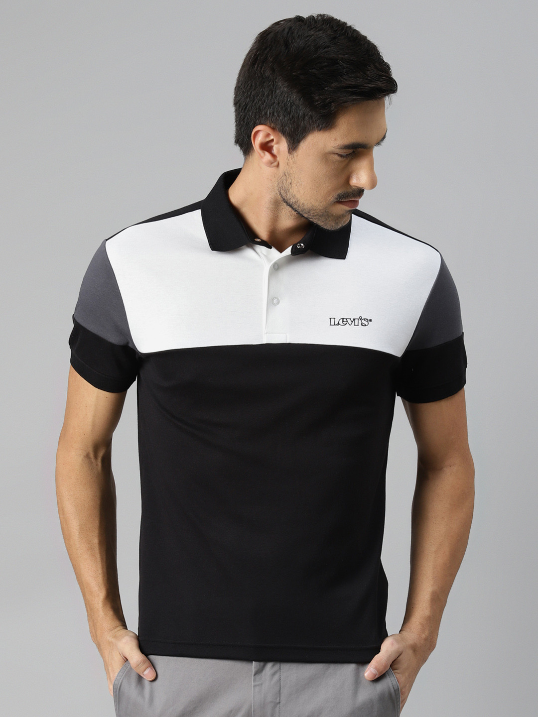 

Levis Men White & Black Colourblocked Polo Collar T-shirt