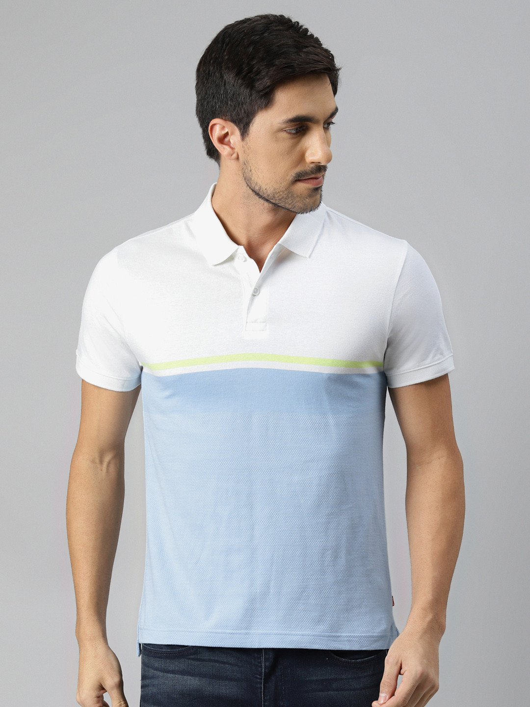 

Levis Men White & Blue Colourblocked Cotton Polo Collar T-shirt