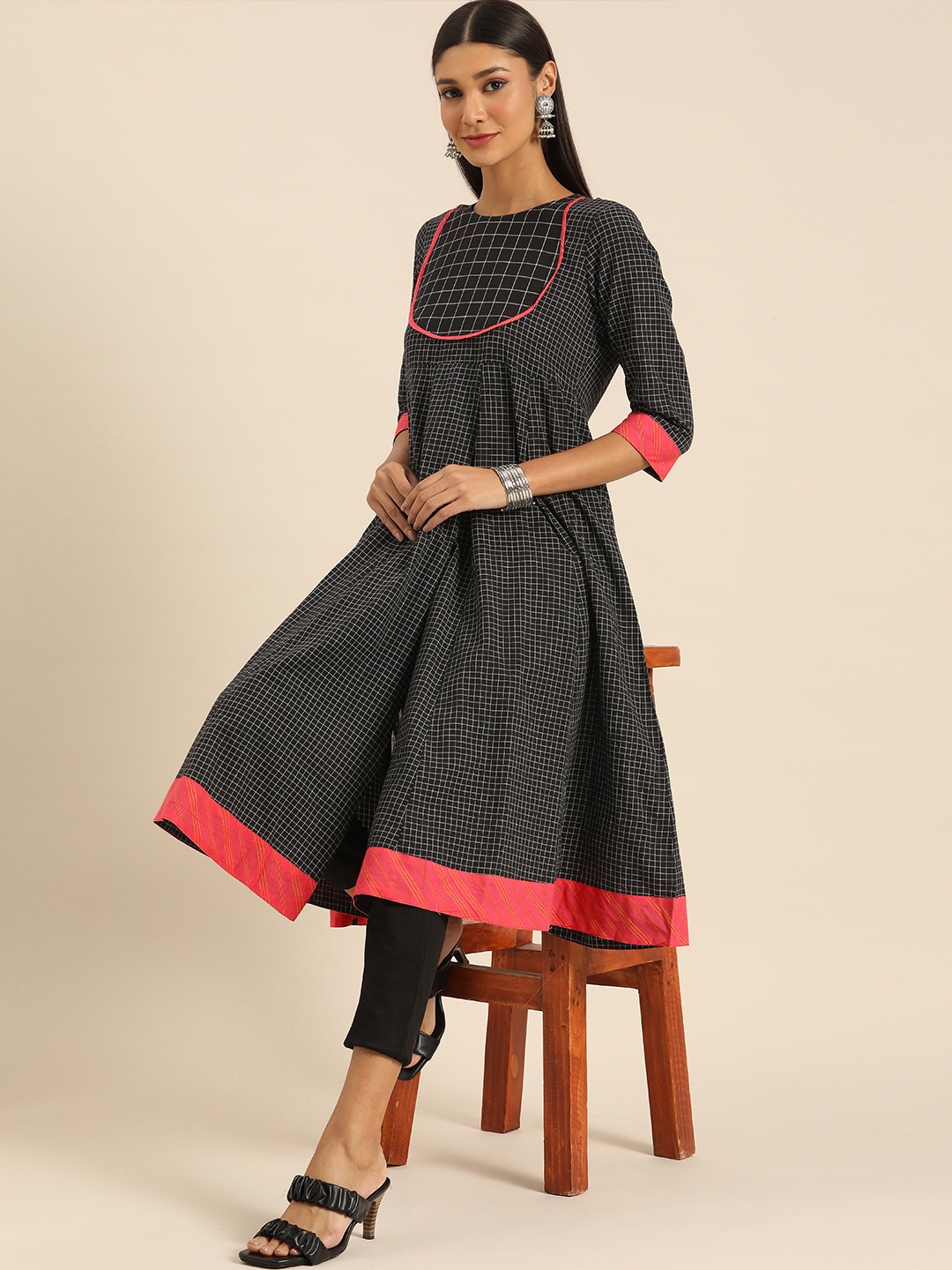 

Anouk Women Black & Grey Checked Kurta