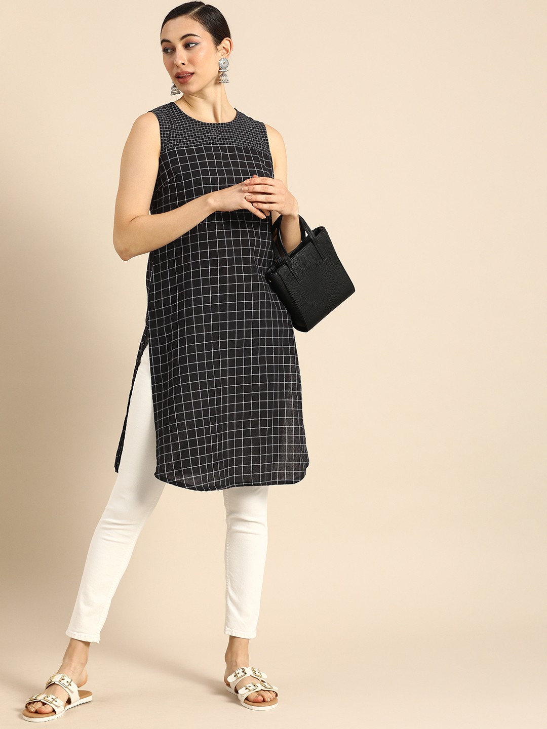 

Anouk Women Black & White Checked Round Neck Kurta