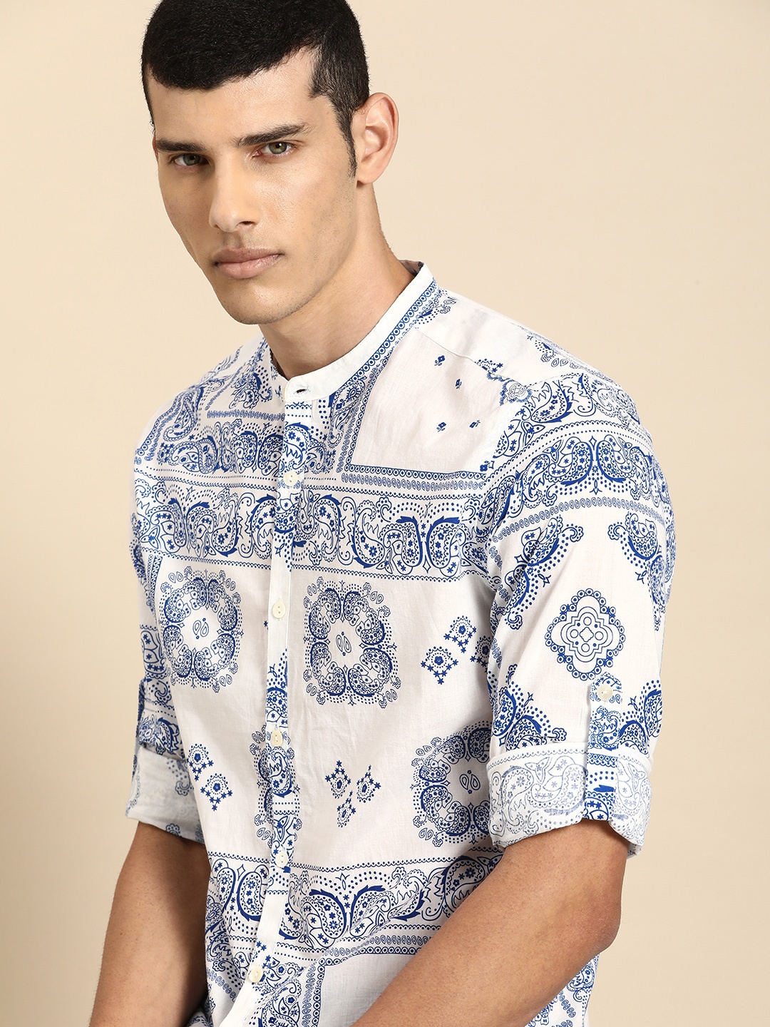 

Anouk Men White And Blue Printed Pure Cotton Casual Shirt
