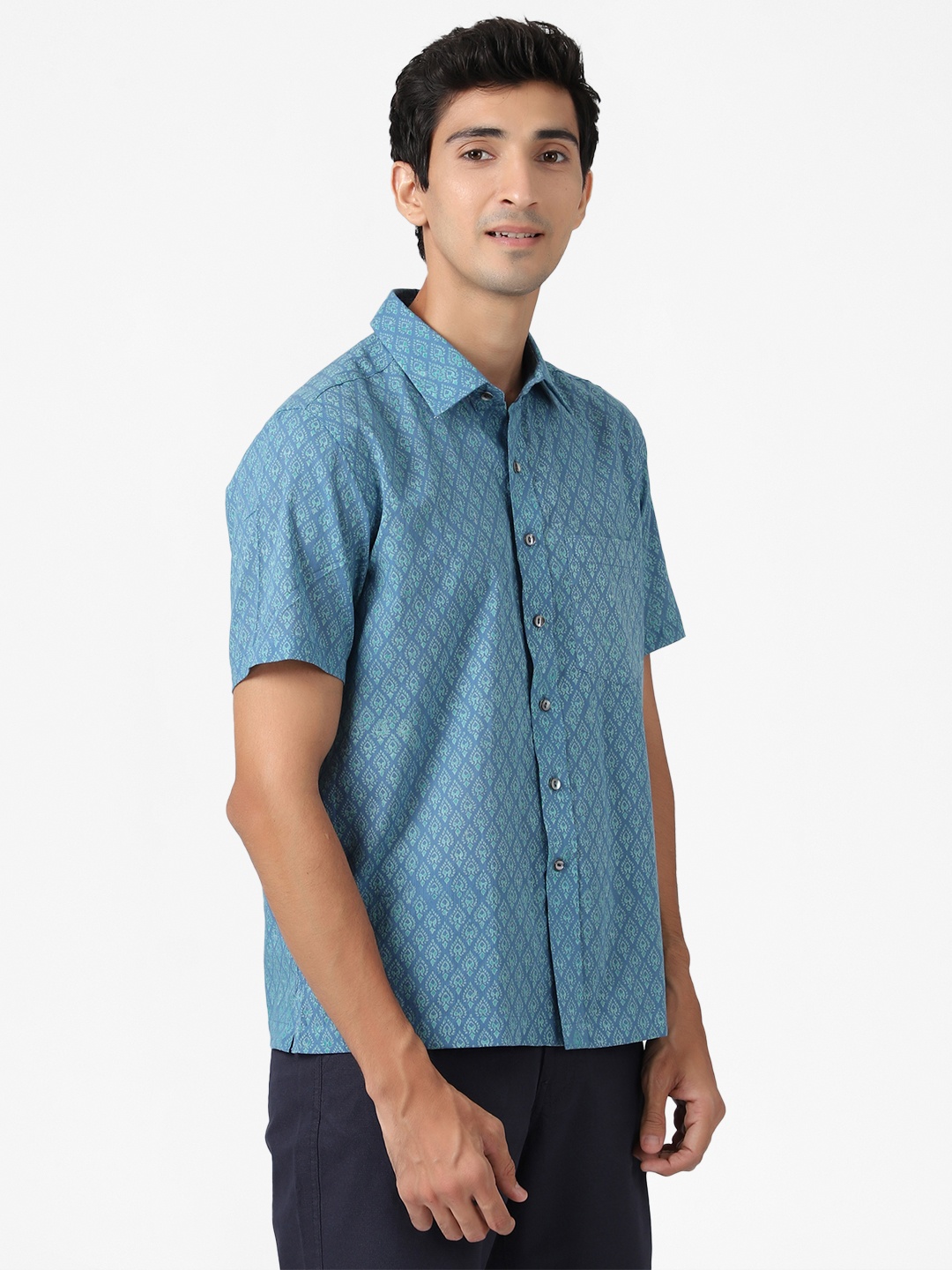 

Fabindia Men Blue & Green Pure Cotton Printed Casual Shirt