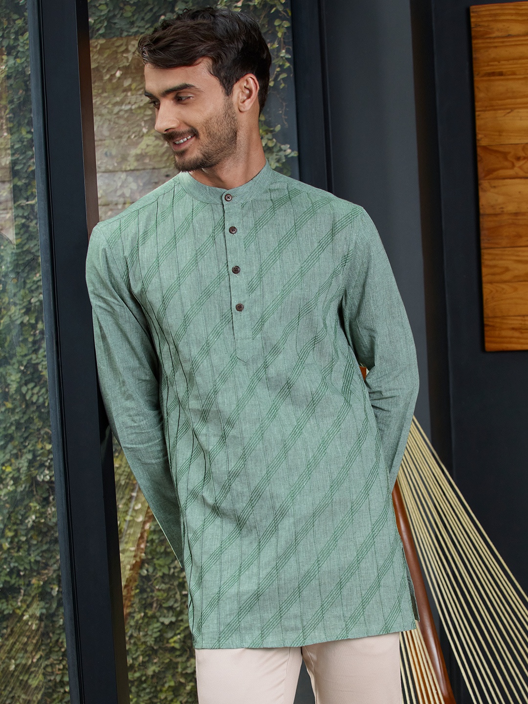 

Fabindia Men Green Pure Cotton Striped Thread Work Kurta