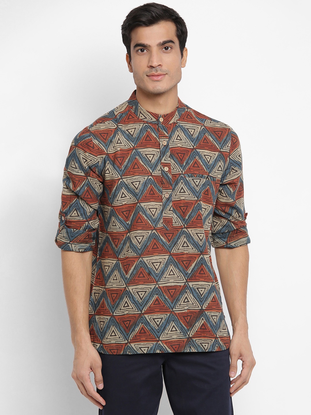 

Fabindia Men Rust Red & Blue Pure Cotton Slim Fit Geometric Printed Kurta