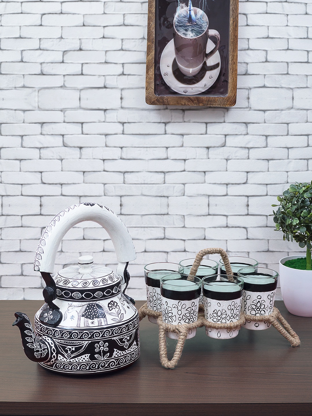 

Golden Peacock White & Black Printed Aluminum Kettle Set