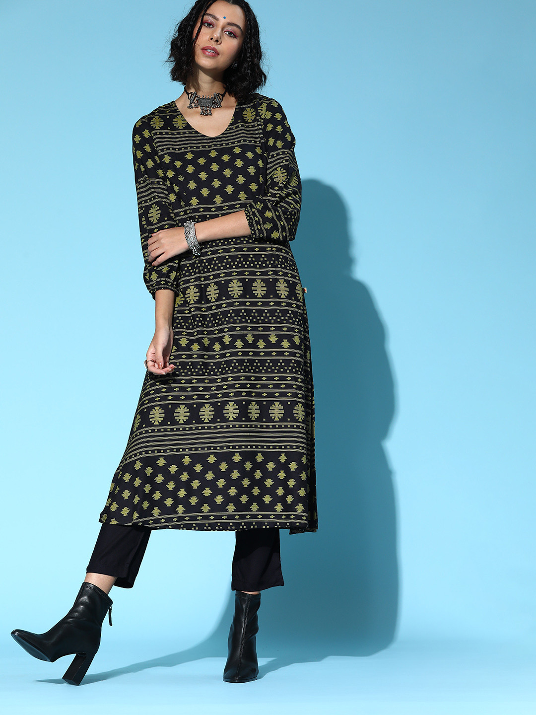 

Anouk Ethnic Motifs Viscose Rayon Kurta Set, Black