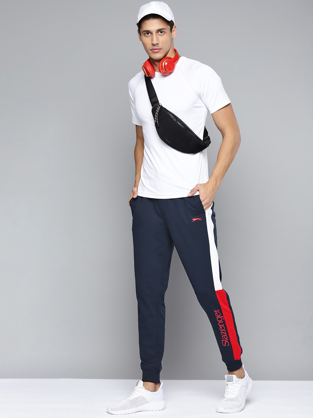 

Slazenger Men Navy Blue Solid Joggers