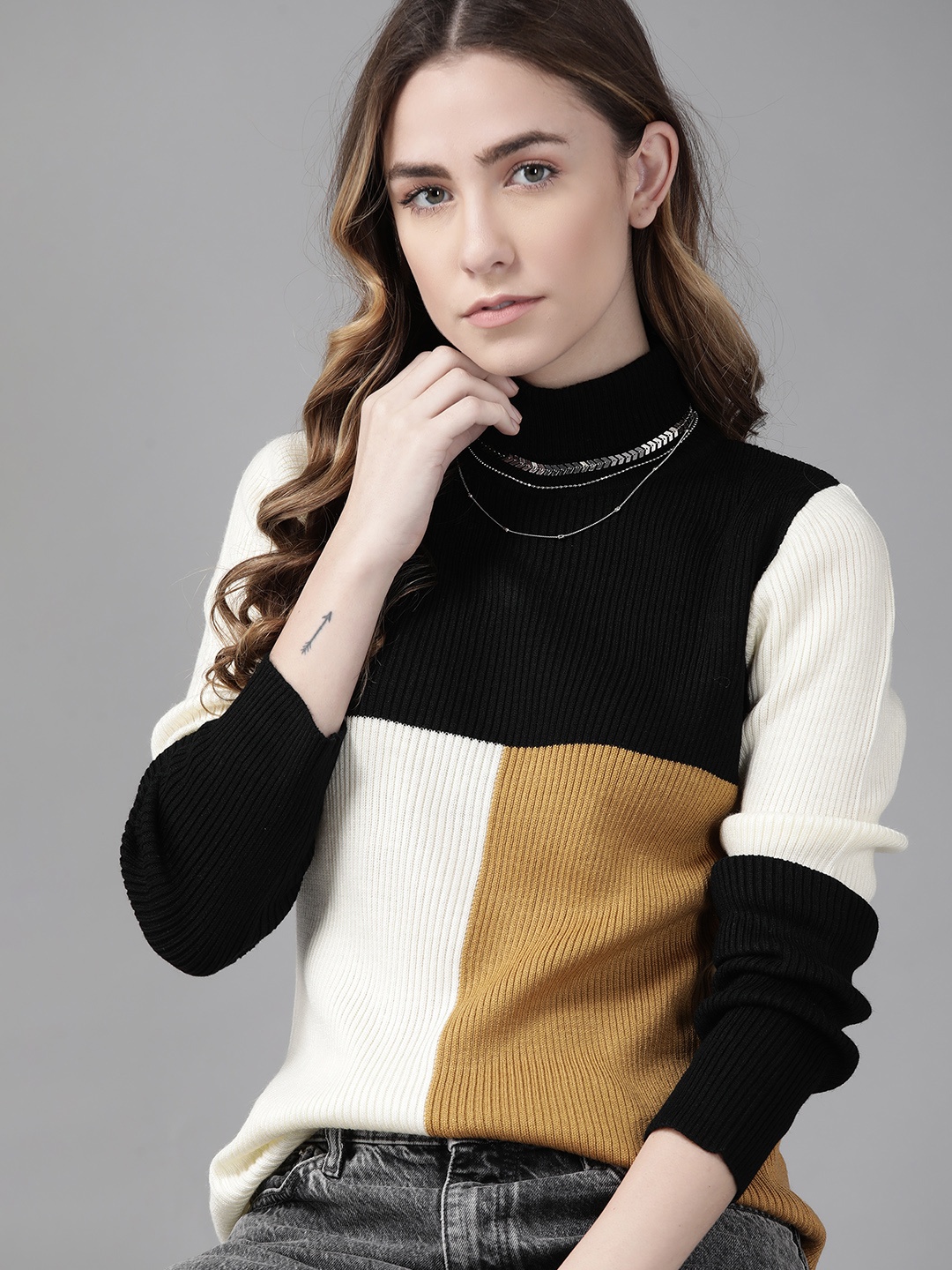 

Roadster Women Black & Cream-Coloured Colourblocked Pullover