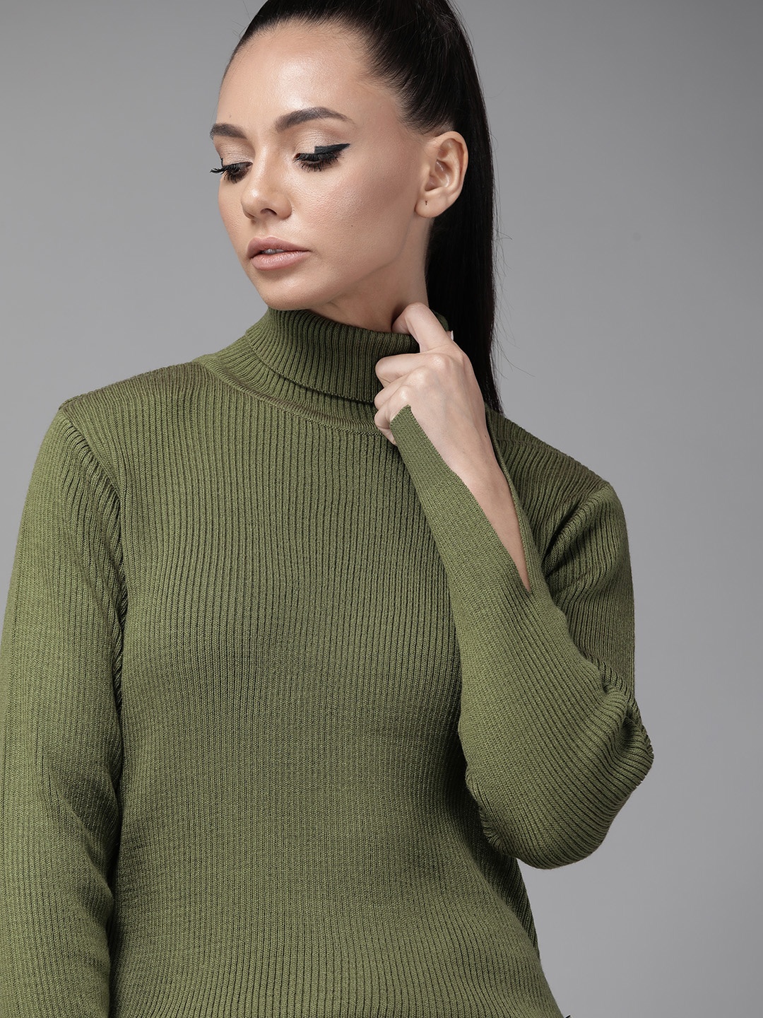 

Roadster Women Olive Green Ribbed Turtle Neck Pullover