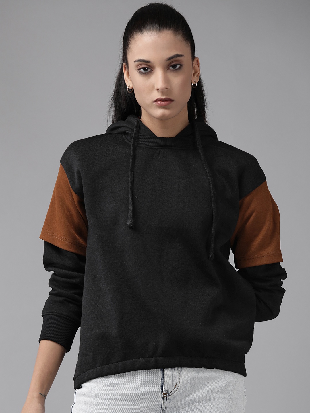 

The Roadster Lifestyle Co. Women Solid Hooded Sweatshirt, Black