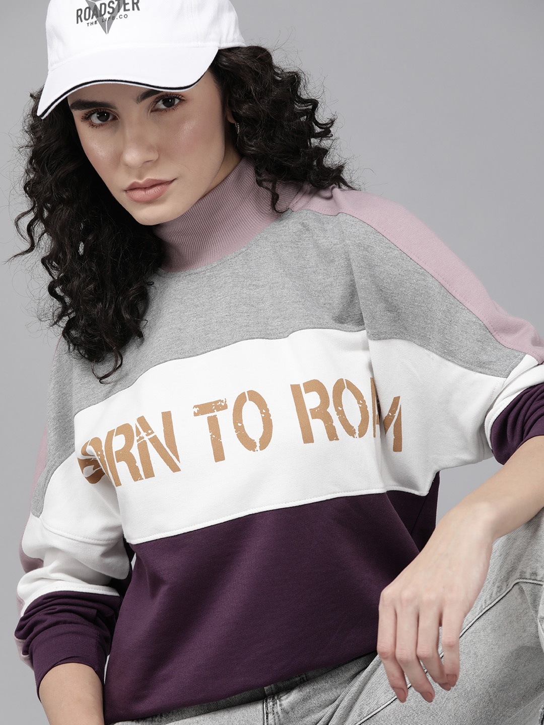 

Roadster Women Grey Melange & White Colourblocked Hooded Sweatshirt