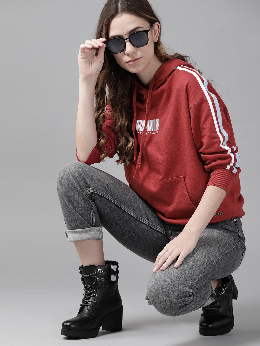 

Roadster Women Maroon Solid Drop-Shoulder Boxy Hooded Sweatshirt