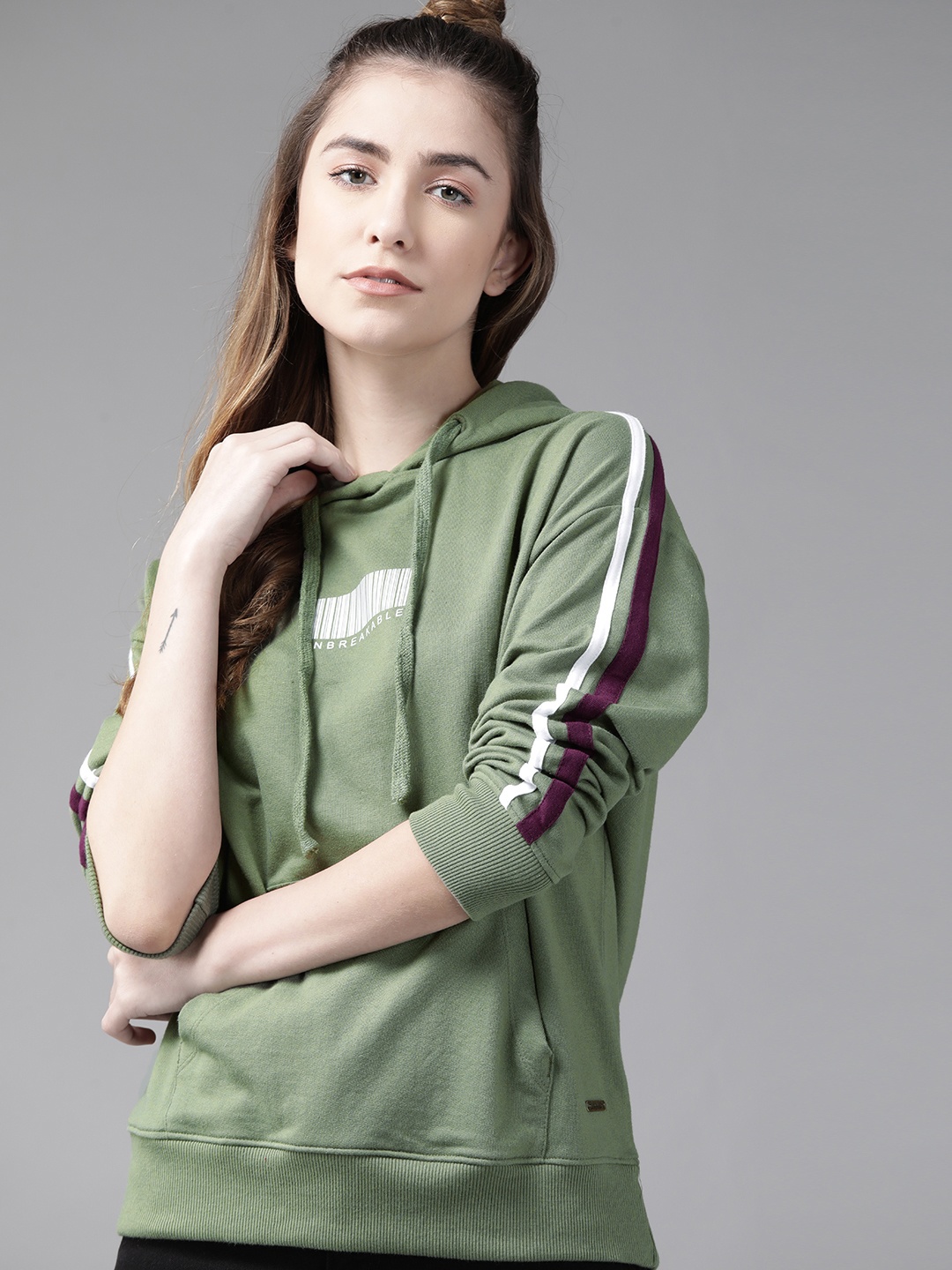 

Roadster Women Olive Green Solid Drop-Shoulder Boxy Hooded Sweatshirt