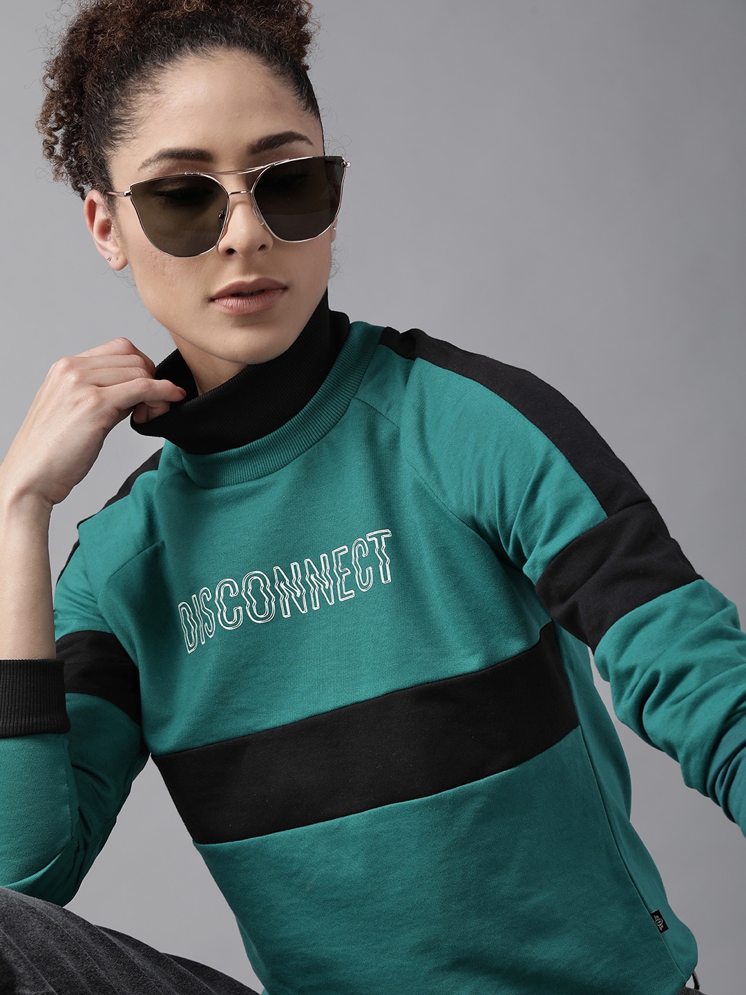

Roadster Women Green & Black Colourblocked Sweatshirt