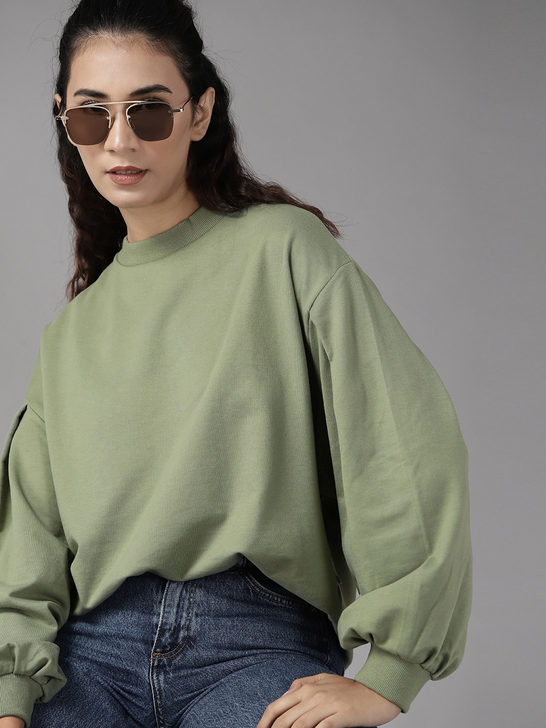 

Roadster Women Olive Green Solid Balloon Sleeves Sweatshirt