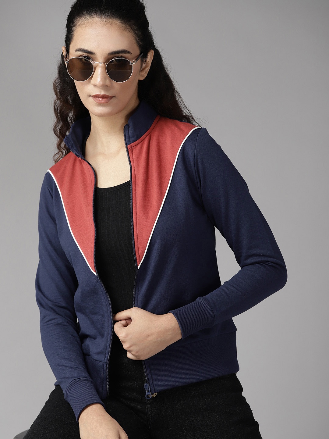 

Roadster Women Navy & Red Colourblocked Sweatshirt, Navy blue