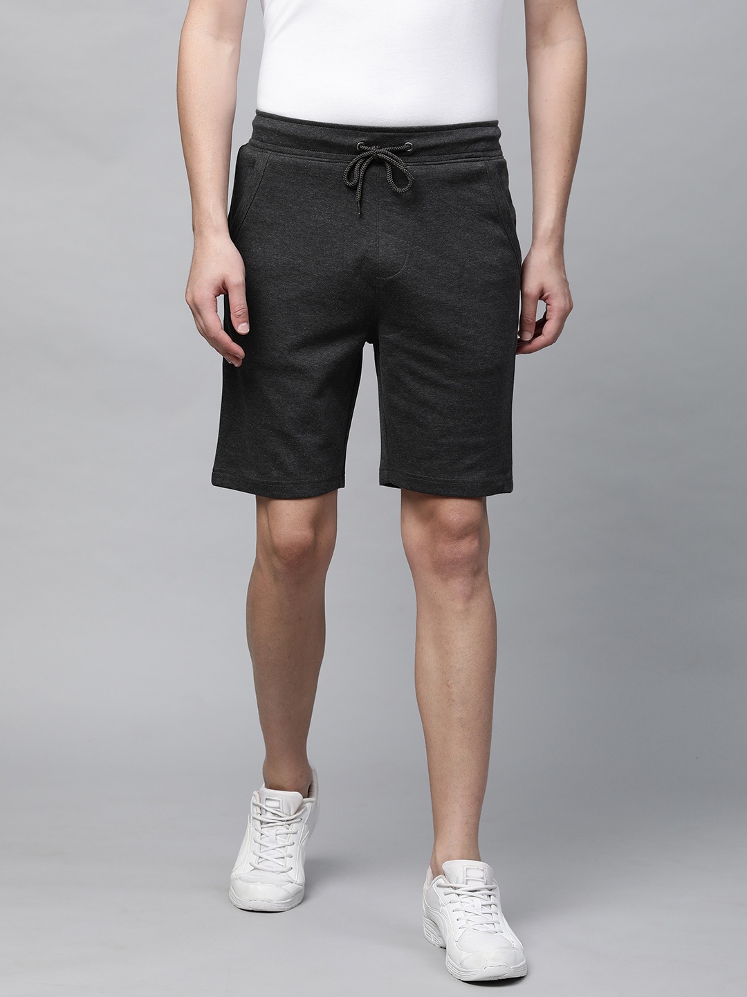 

abof Men Charcoal Grey Mid-Rise Regular Shorts