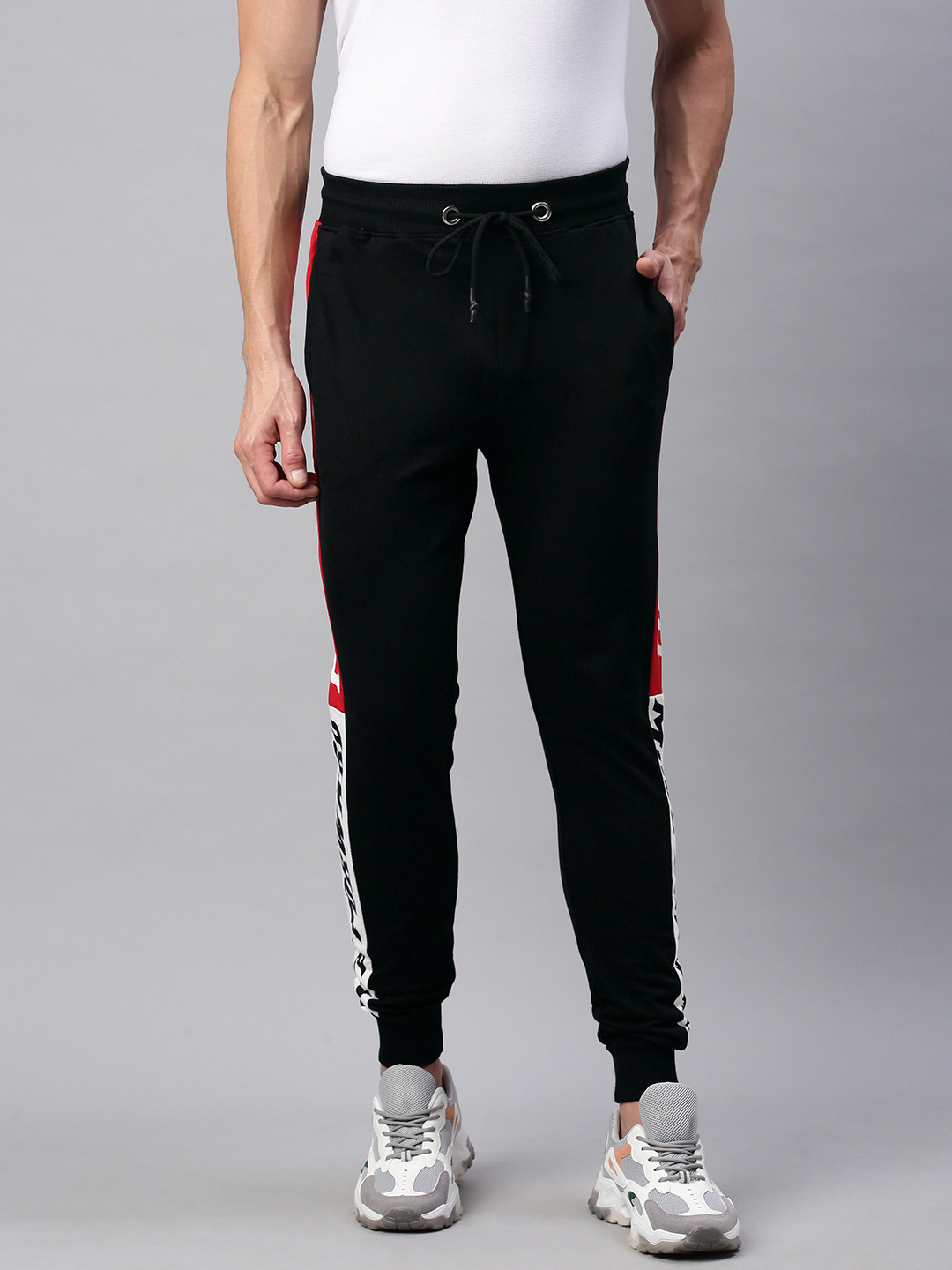 

abof Men Black Pure Cotton Solid Joggers