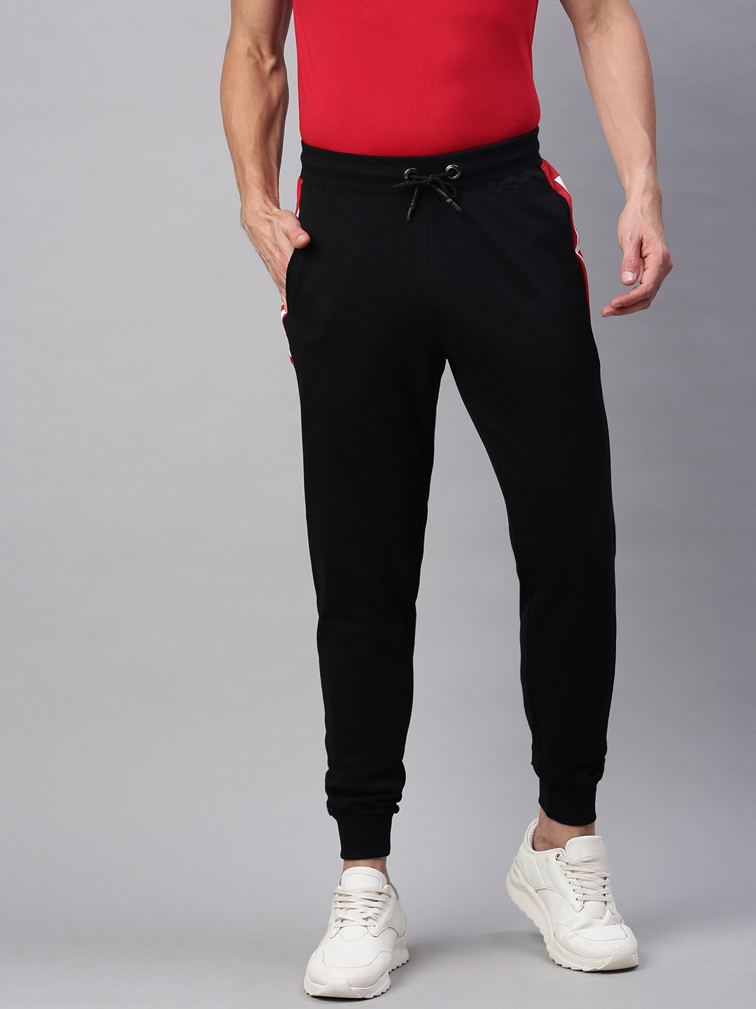 

abof Men Solid Straight Fit Jogger With Printed Sides, Black