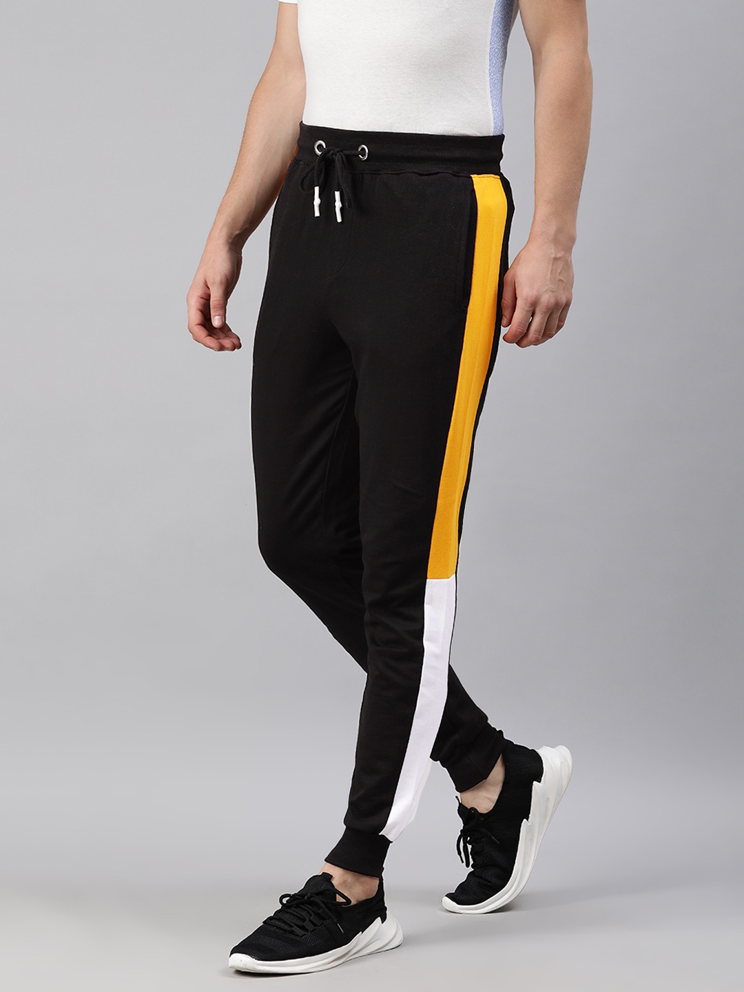 

abof Men Black & Yellow Colourblocked Joggers