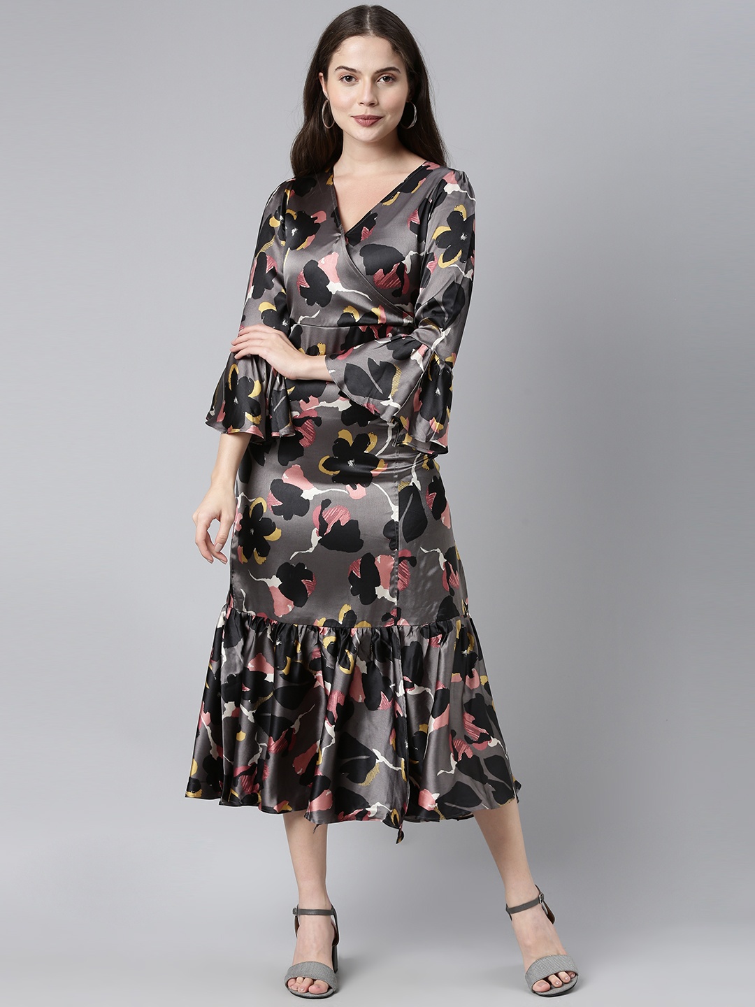 

AHIKA Women Grey & Black Floral Printed Peplum Midi Dress