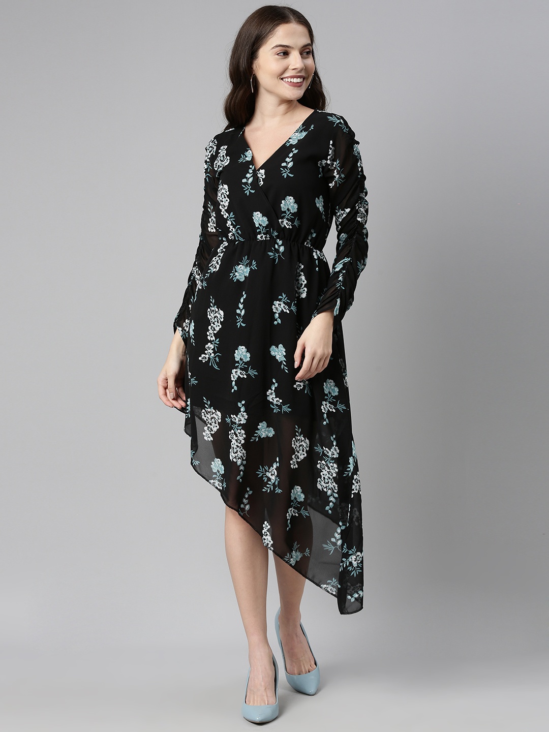 

AHIKA Black & Blue Floral Print Wrap Midi Dress