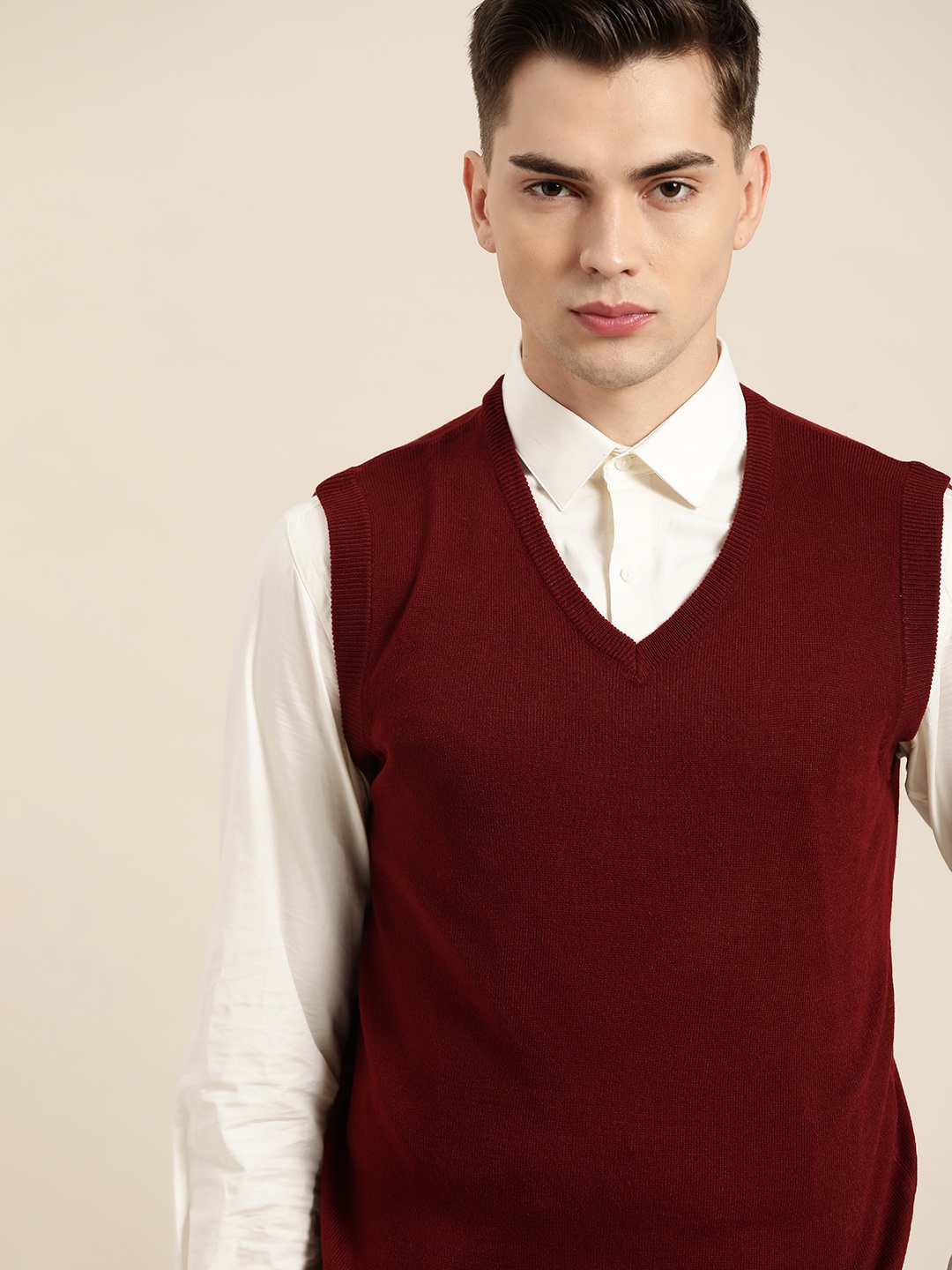 

INVICTUS Men Maroon Solid Sweater Vest