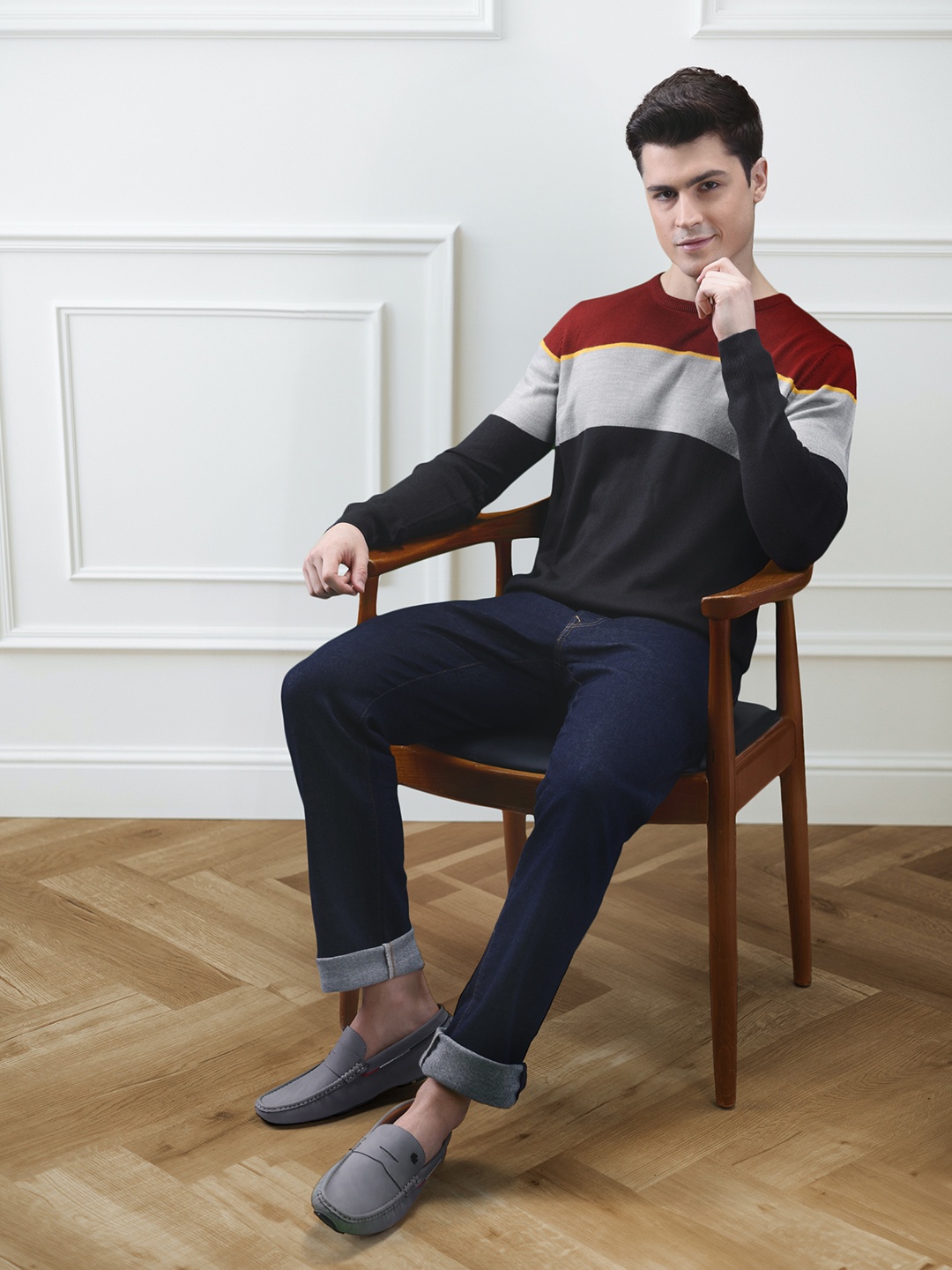 

INVICTUS Men Navy Blue & Grey Colourblocked Pullover