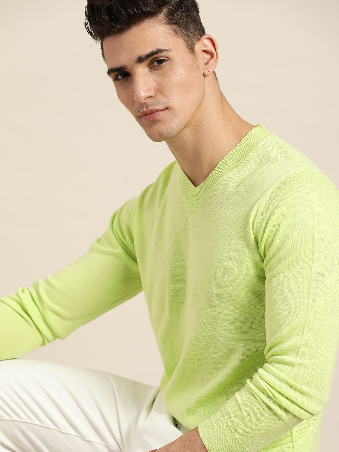 INVICTUS Men Fluorescent Green Solid Pullover