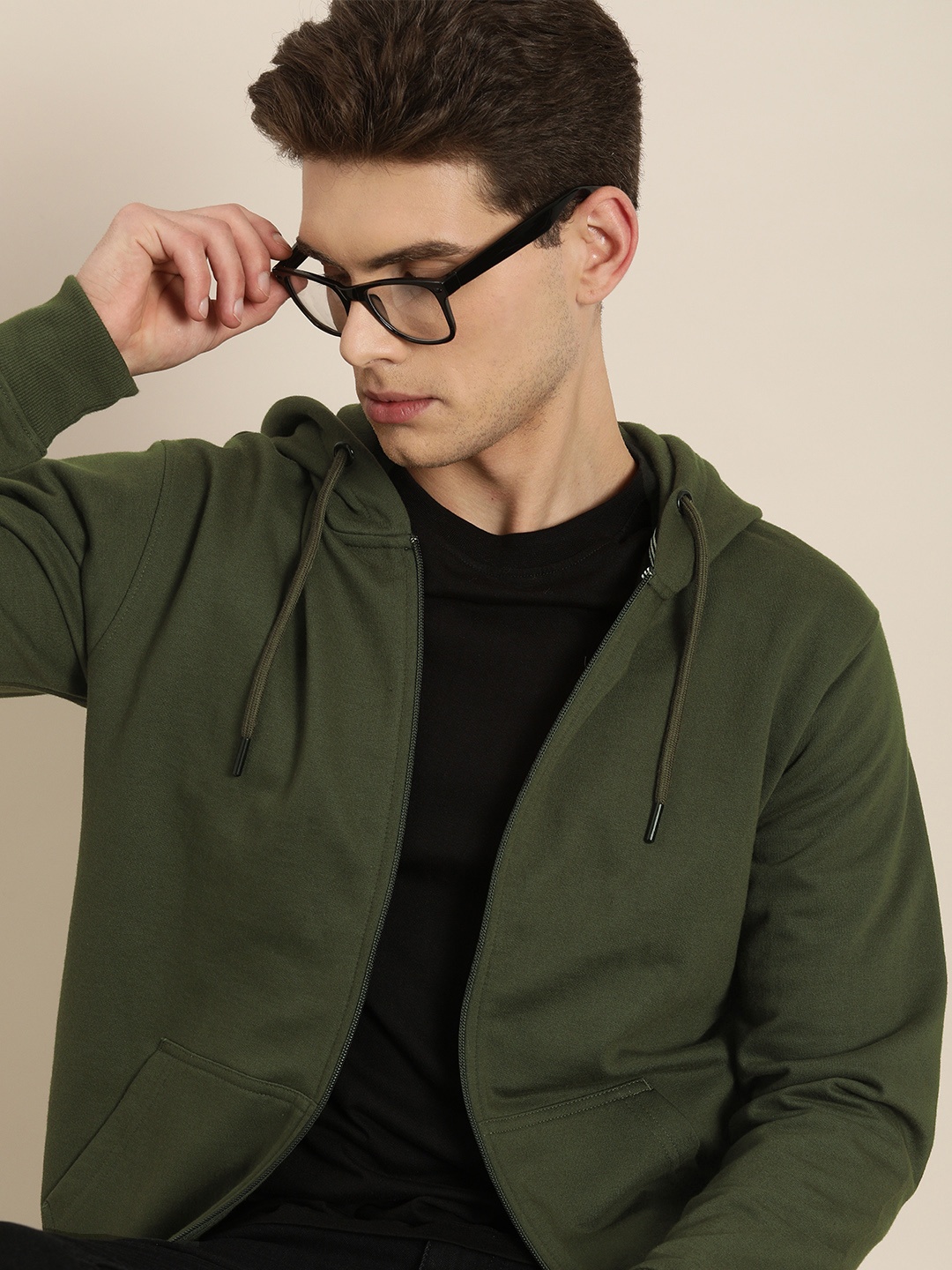 

INVICTUS Men Olive Green Hooded Sweatshirt