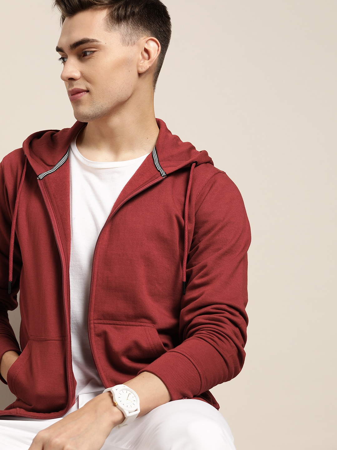 

INVICTUS Men Maroon Hooded Sweatshirt