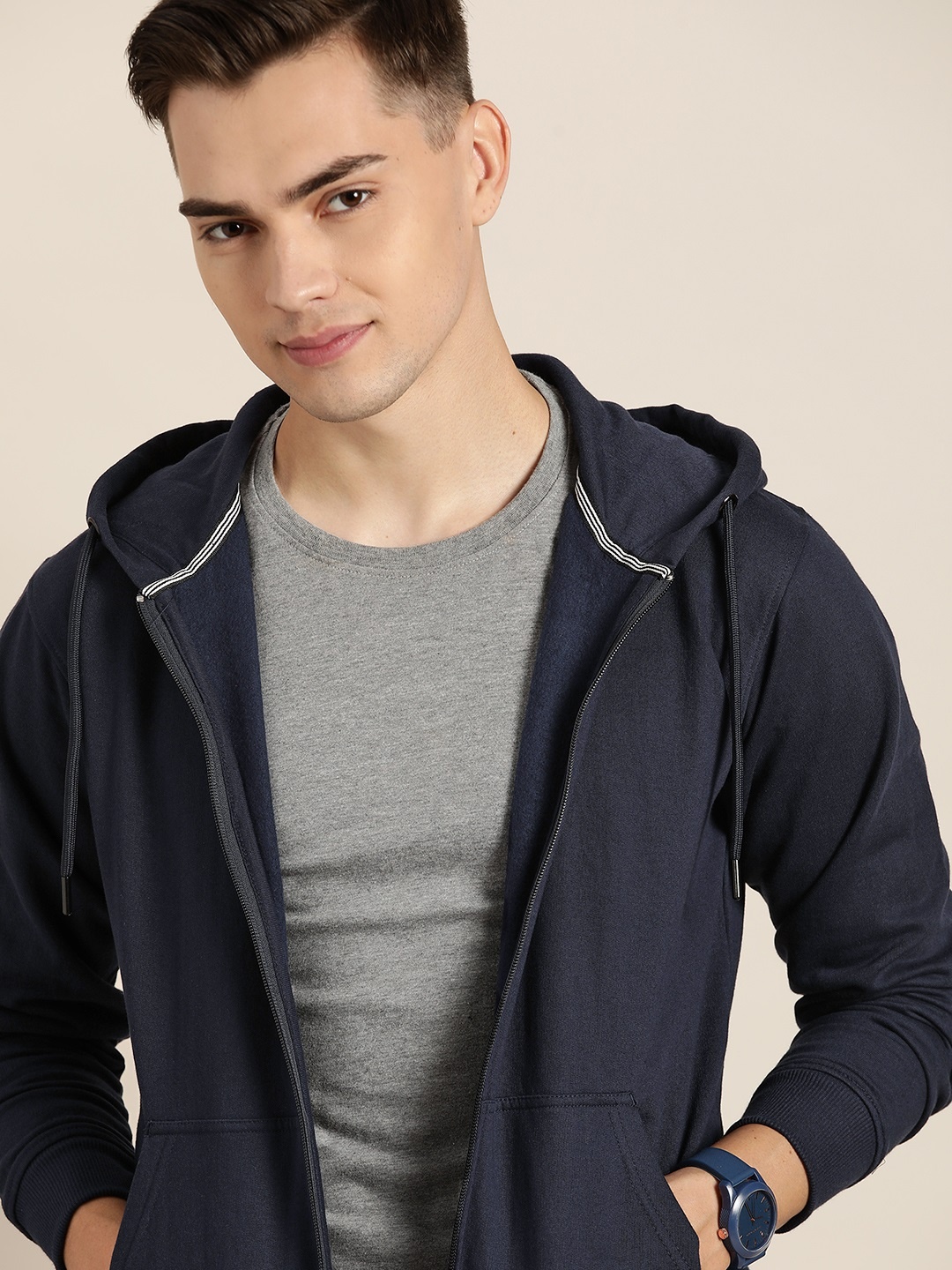 

INVICTUS Men Navy Blue Hooded Sweatshirt