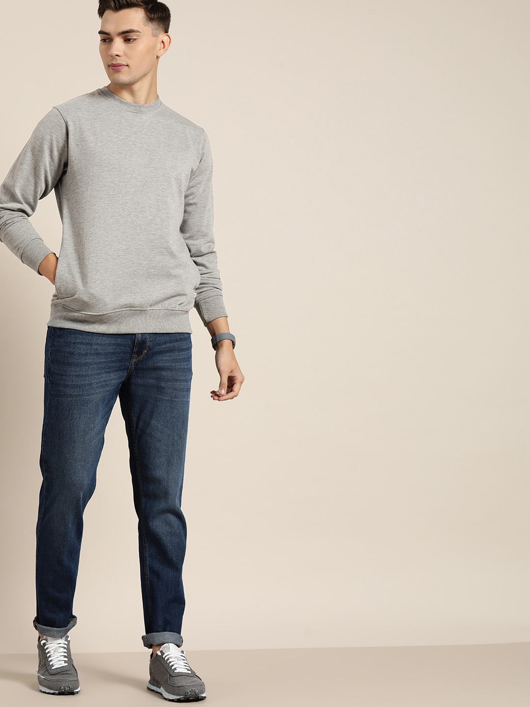 

INVICTUS Men Grey Melange Solid Sweatshirt