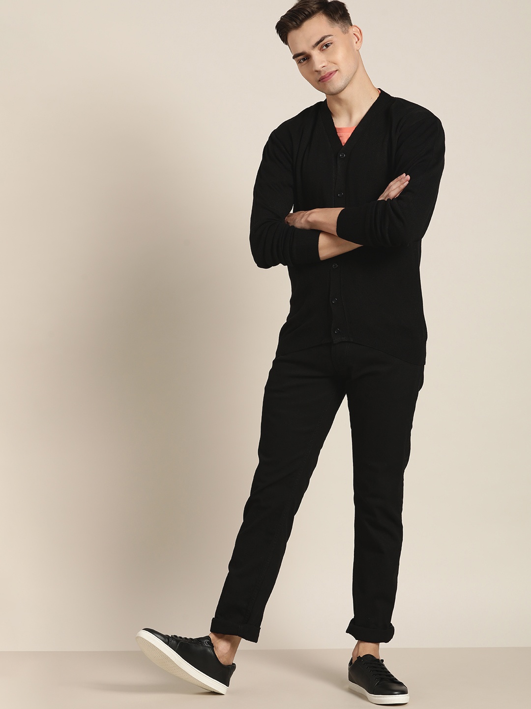 

INVICTUS Men Black Solid Cardigan