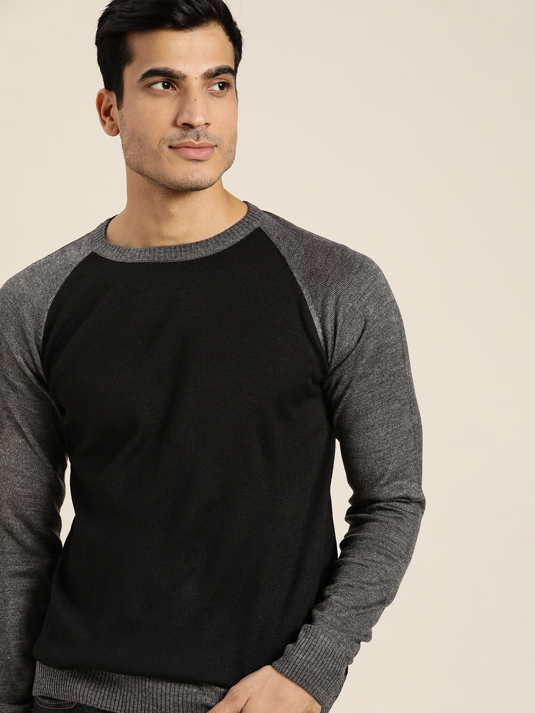 

INVICTUS Men Black Solid Pullover
