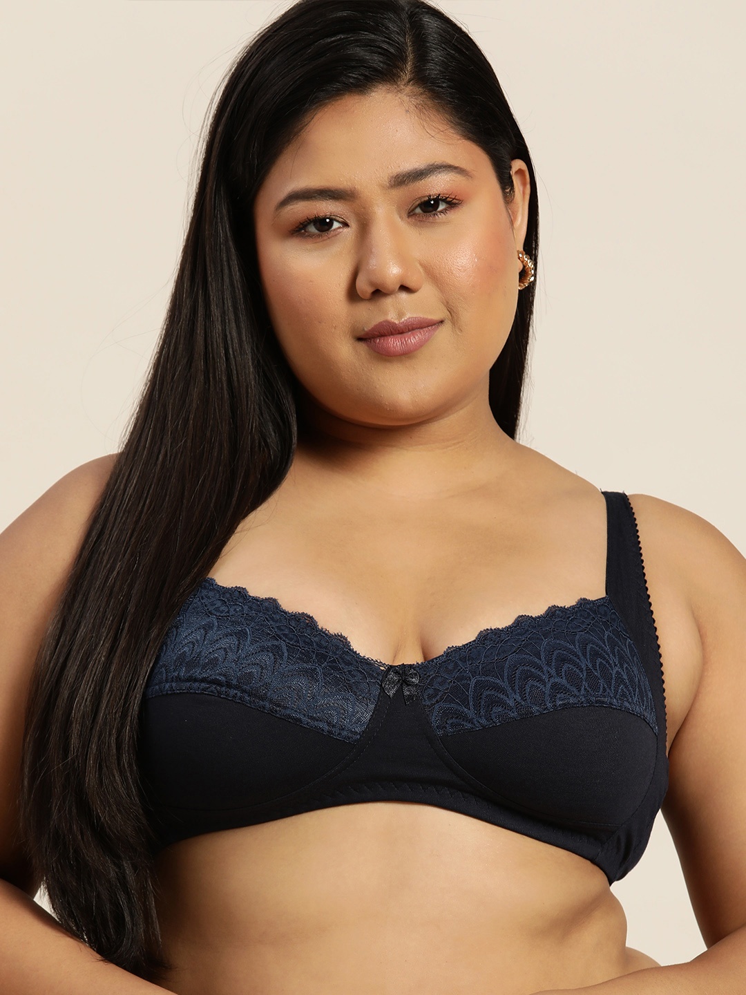 

Sztori Plus Size Navy Blue Floral Lace Bra