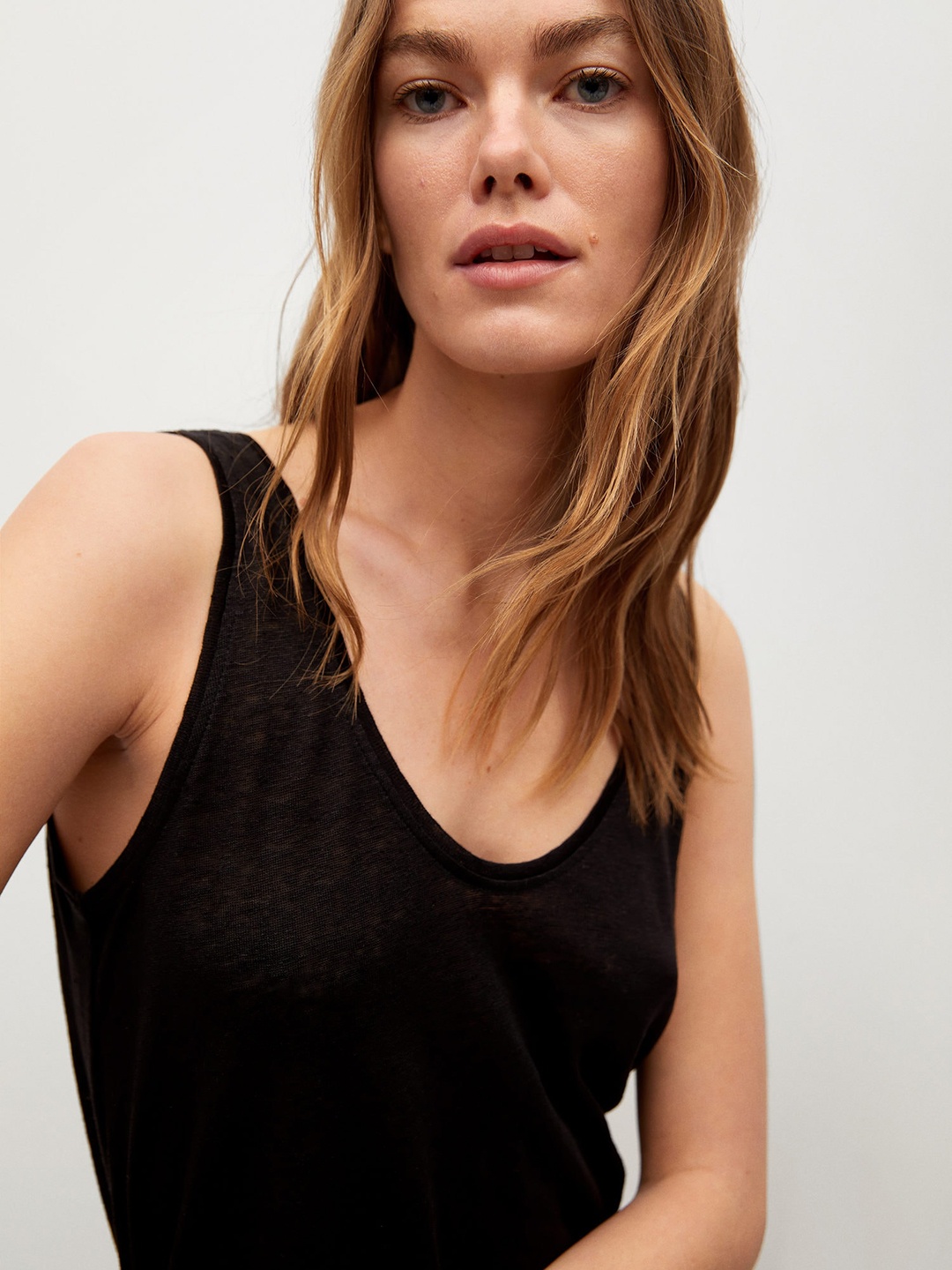 

MANGO Black Solid Linen Regular Top