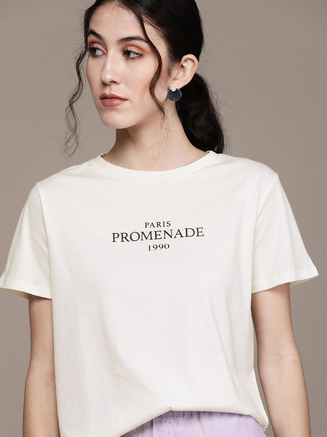 

MANGO Women White Black Typography Printed Pure Cotton Sustainable Pure Cotton T-shirt