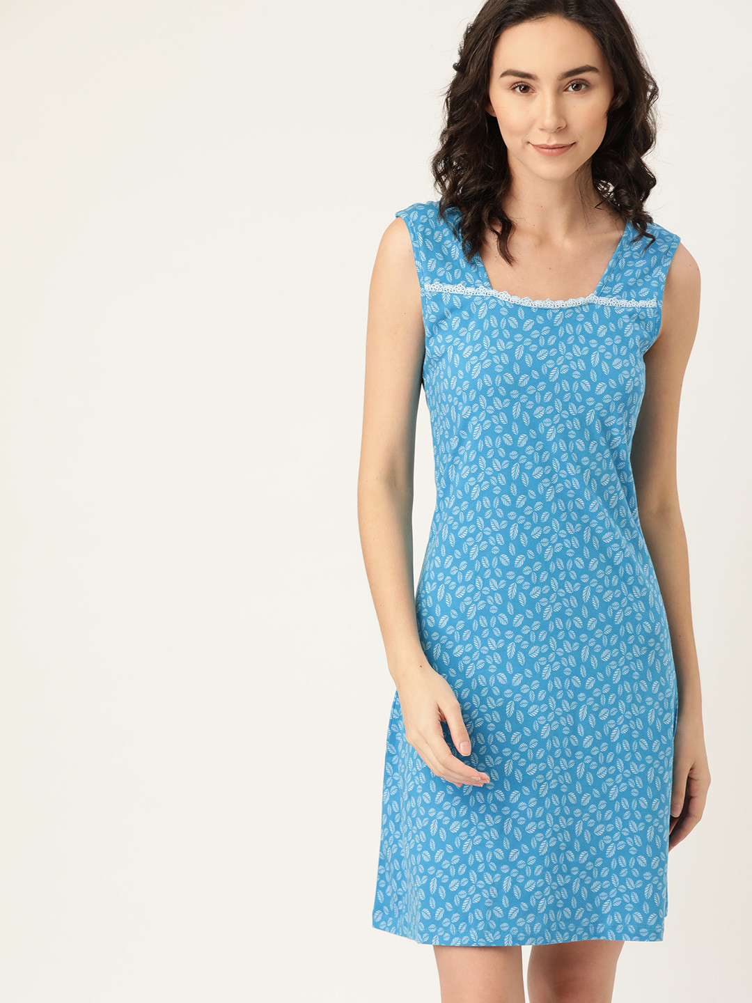 

ETC Women Blue & White Printed Pure Cotton Nightdress