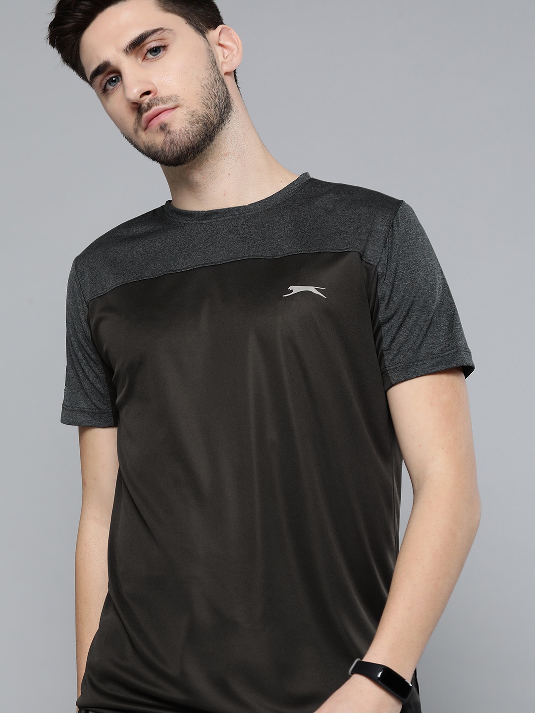 

Slazenger Men Black & Charcoal Grey Colourblocked T-shirt