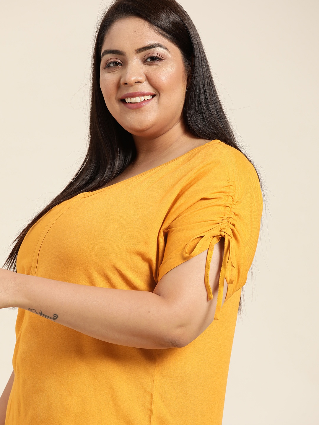 

Sztori Plus Size Mustard Yellow Solid Ruched Sleeves Top