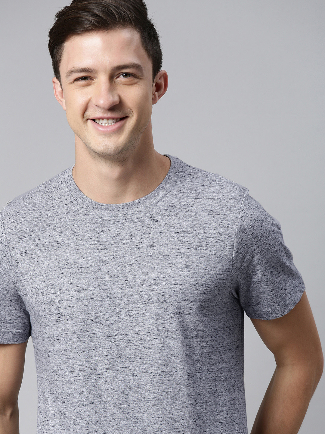 

Mast & Harbour Men Grey Melange T-shirt