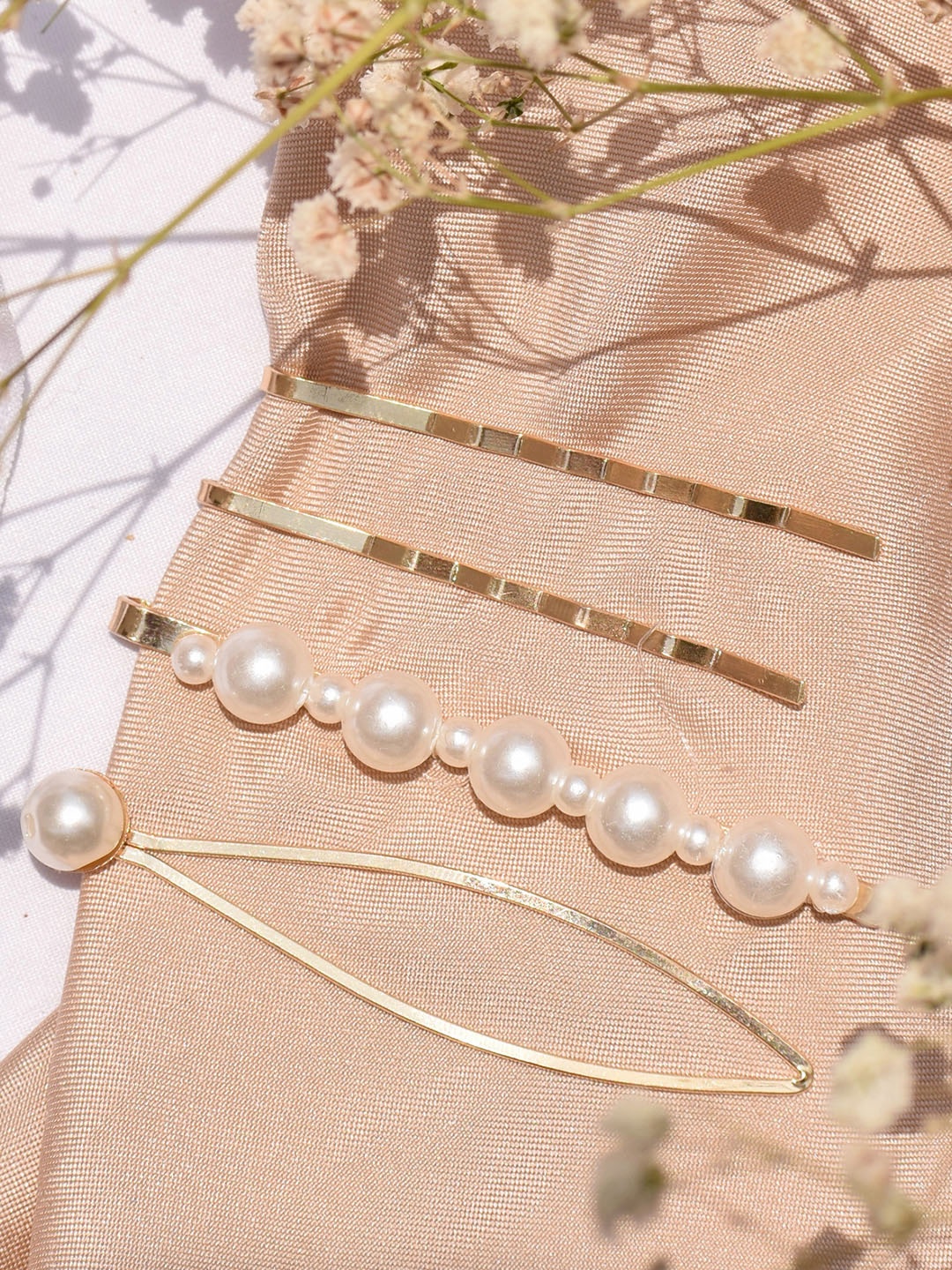 

JOKER & WITCH Women Gold-Toned & White Set of 4 Beaded Bobby Pins
