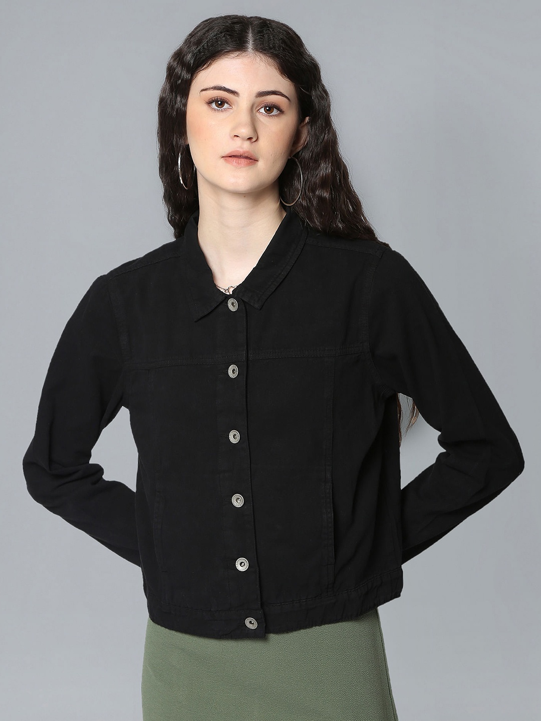 

Flying Machine Women Black Solid Cropped Pure Cotton Denim Trucker