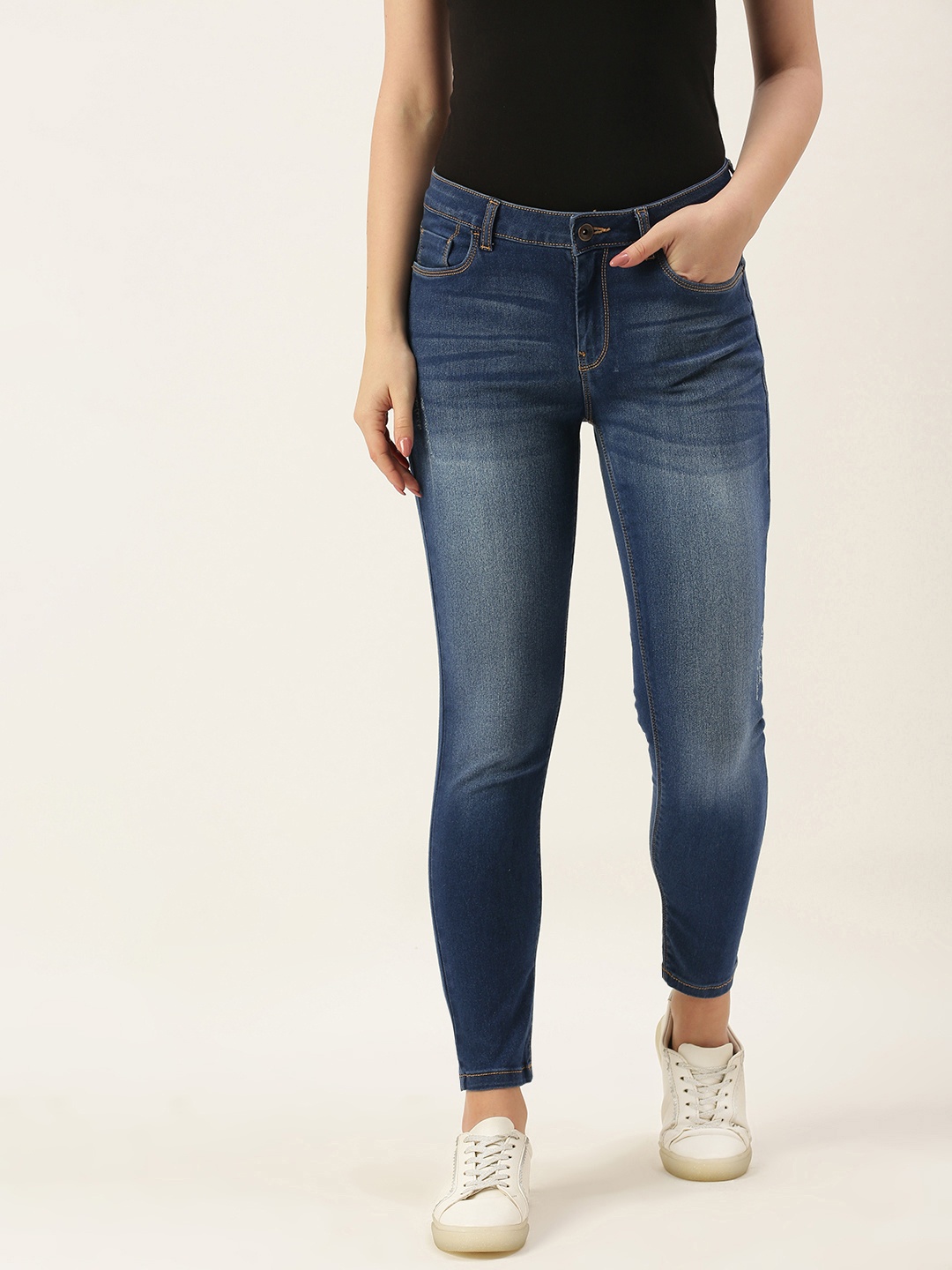 

Flying Machine Women Blue Skinny Fit Heavy Fade Stretchable Jeans