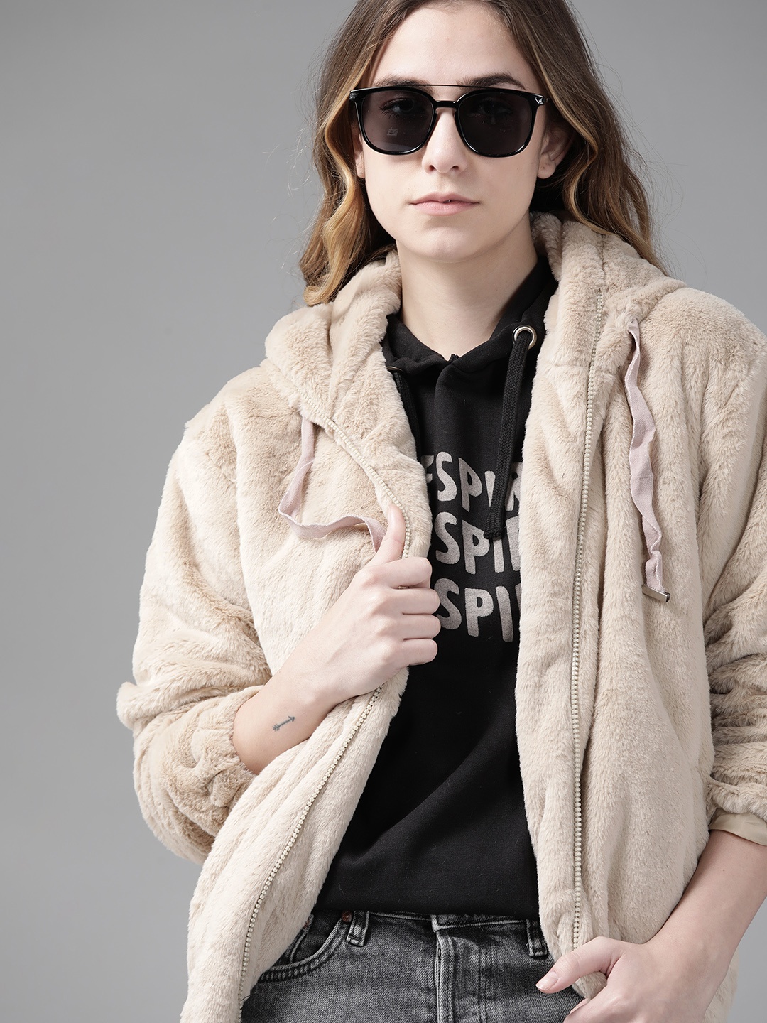 

Roadster Women Beige Solid Faux Fur Detail Tailored Hooded Jacket